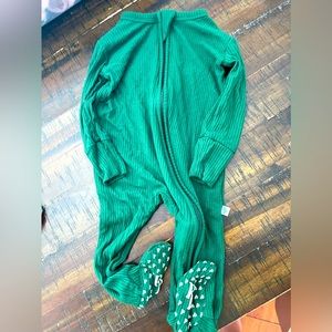 3-6 months posh Peanut sleeper